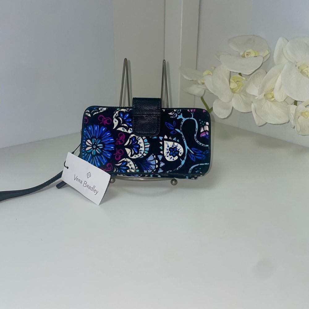 NWT Vera Bradley RFID Smartphone Black and Blue Floral Wristlet